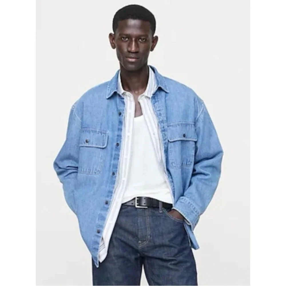 NWT Banana Republic Two Pocket Denim Relaxed Fit Button Down Overshirt Large